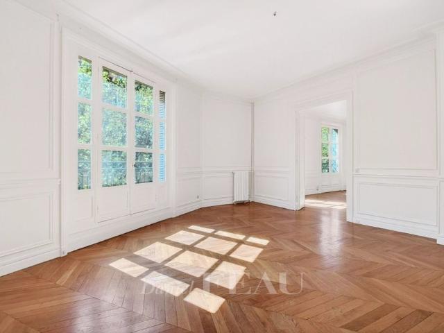 Tout savoir sur cet appartement dans le quartier Gros Caillou, à Paris 7ème