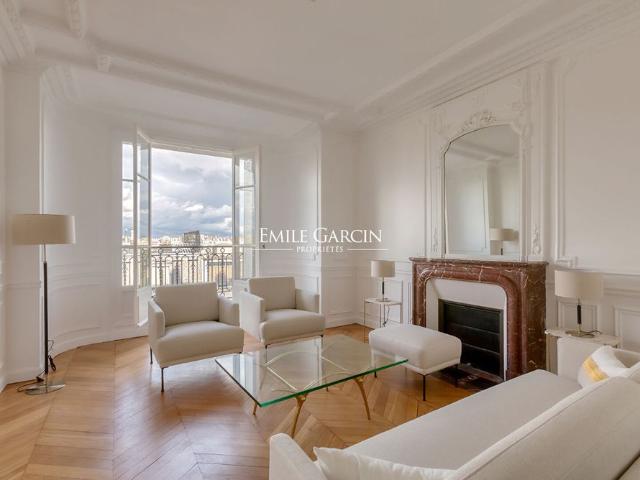 Tout savoir sur cet appartement dans le quartier Gros Caillou, à Paris 7ème