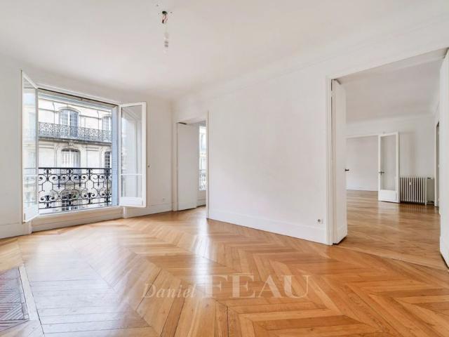 Tout savoir sur cet appartement dans le quartier Gros Caillou, à Paris 7ème