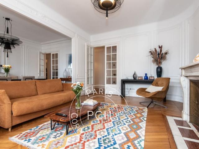 Tout savoir sur cet appartement dans le quartier Gros Caillou, à Paris 7ème