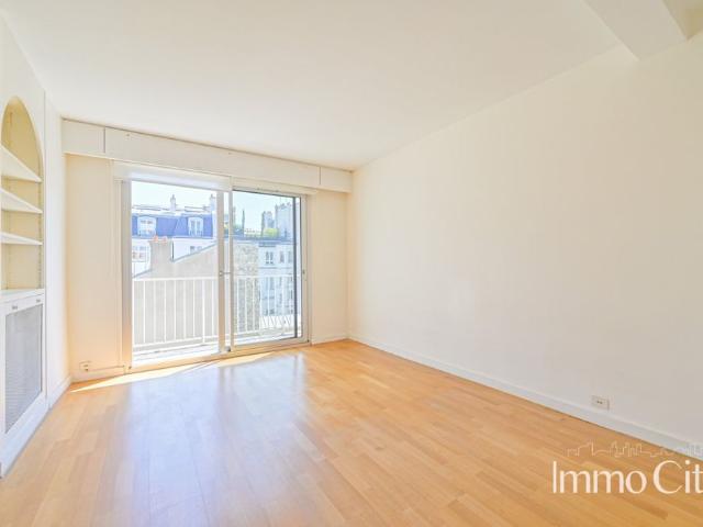 Tout savoir sur cet appartement dans le quartier Gros Caillou, à Paris 7ème