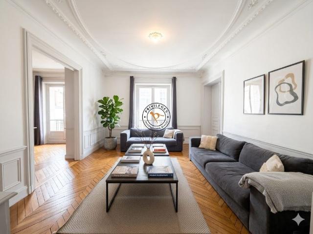 Tout savoir sur cet appartement dans le quartier Gros Caillou, à Paris 7ème