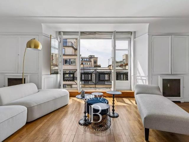 Tout savoir sur cet appartement dans le quartier Gros Caillou, à Paris 7ème