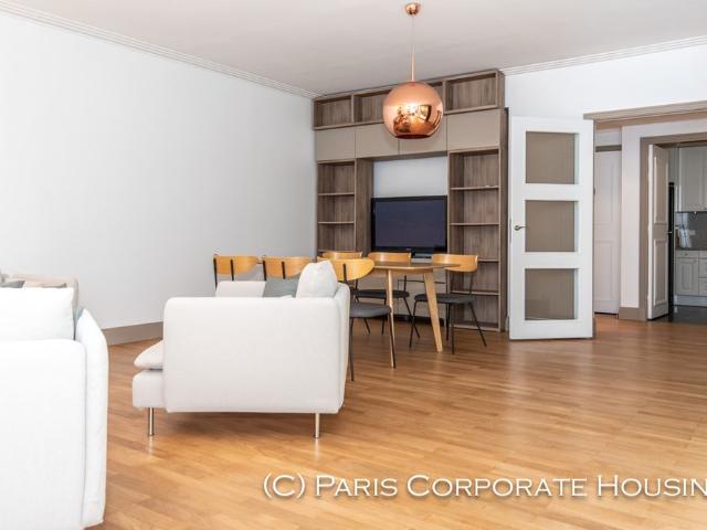 Tout savoir sur cet appartement dans le quartier Gros Caillou, à Paris 7ème