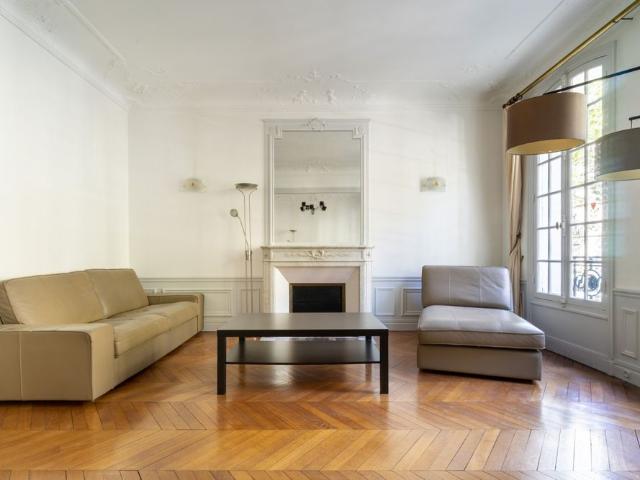 Tout savoir sur cet appartement dans le quartier Gros Caillou, à Paris 7ème