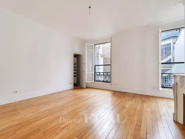 Tout savoir sur cet appartement dans le quartier Gros Caillou, à Paris 7ème