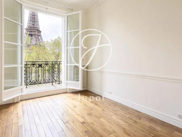 Tout savoir sur cet appartement dans le quartier Gros Caillou, à Paris 7ème