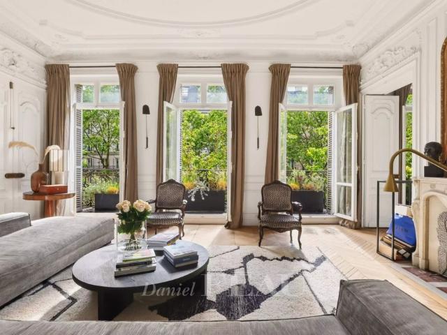 Tout savoir sur cet appartement dans le quartier Gros Caillou, à Paris 7ème