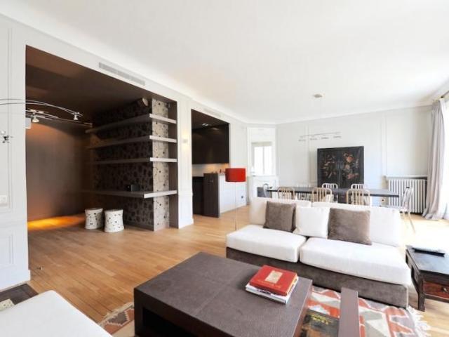 Tout savoir sur cet appartement dans le quartier Gros Caillou, à Paris 7ème