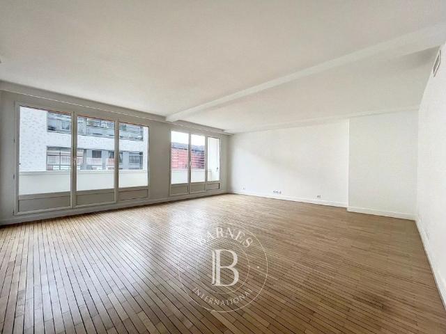 Tout savoir sur cet appartement dans le quartier Gros Caillou, à Paris 7ème