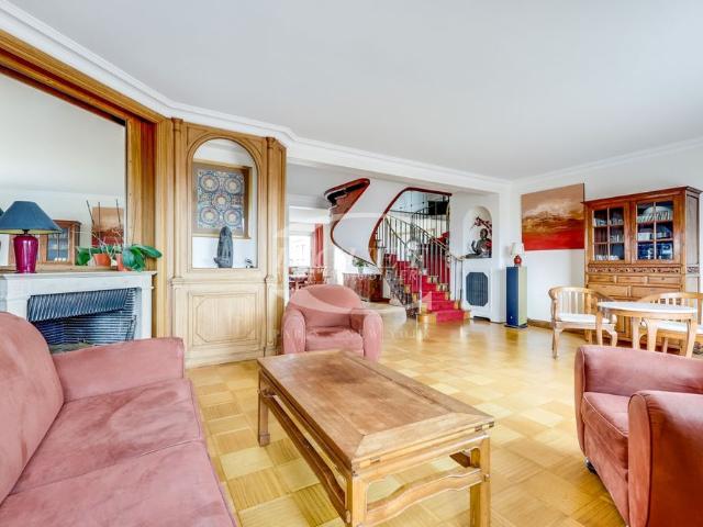 Tout savoir sur cet appartement dans le quartier Gros Caillou, à Paris 7ème