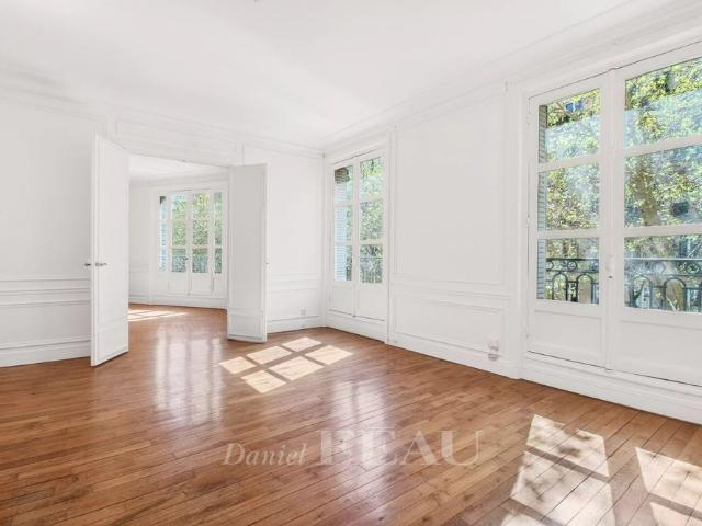 Tout savoir sur cet appartement dans le quartier Gros Caillou, à Paris 7ème
