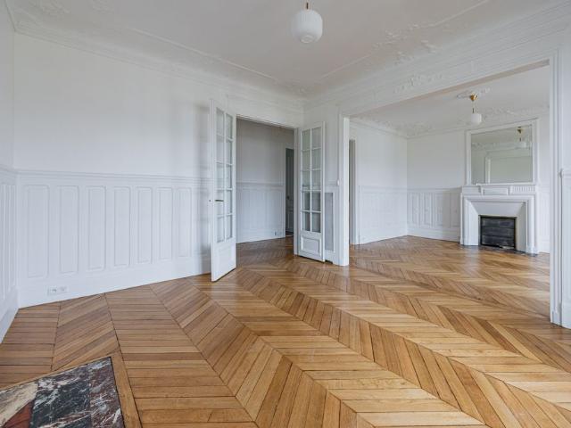 Tout savoir sur cet appartement dans le quartier Gros Caillou, à Paris 7ème