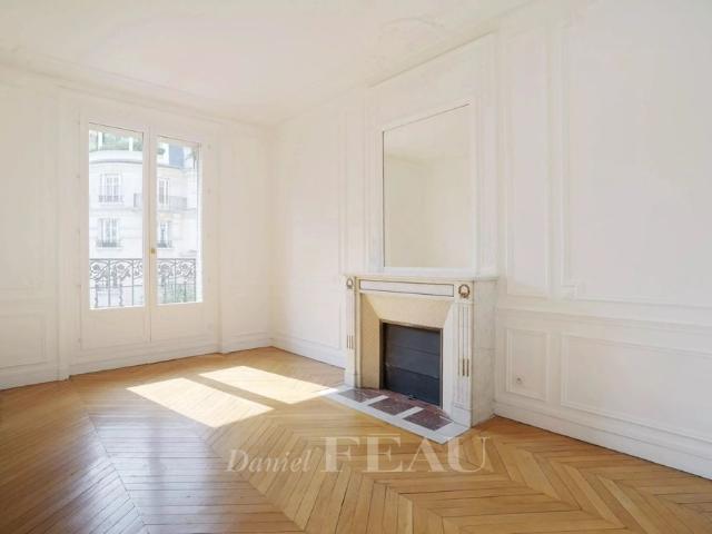 Tout savoir sur cet appartement dans le quartier Gros Caillou, à Paris 7ème