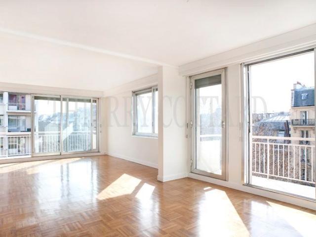Tout savoir sur cet appartement dans le quartier Gros Caillou, à Paris 7ème