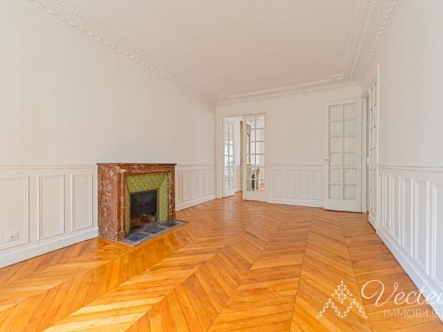 Tout savoir sur cet appartement dans le quartier Dupleix Motte Picquet, à Paris 15ème