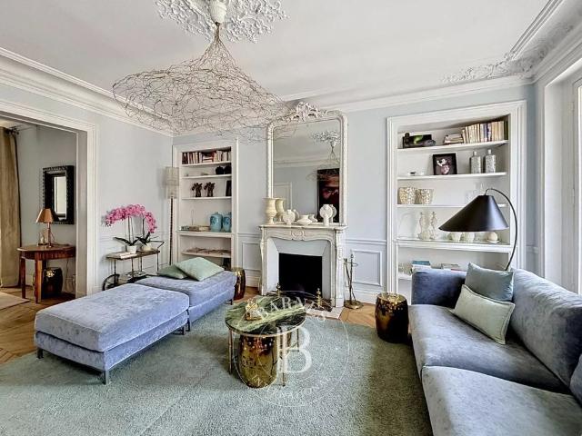 Tout savoir sur cet appartement dans le quartier Enfants Rouges, à Paris 3ème