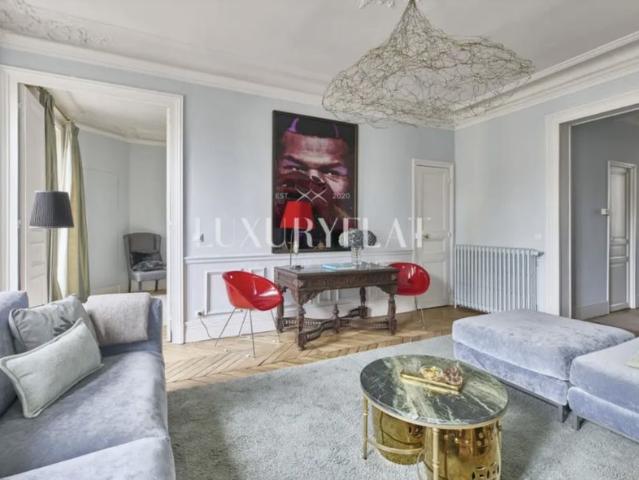 Tout savoir sur cet appartement dans le quartier Enfants Rouges, à Paris 3ème