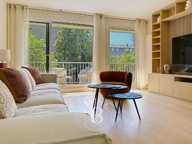 Tout savoir sur cet appartement dans le quartier Ecole Militaire, à Paris 7ème