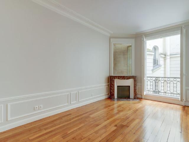 Tout savoir sur cet appartement dans le quartier Ecole Militaire, à Paris 7ème