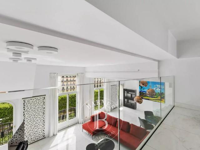 Tout savoir sur cet appartement dans le quartier Ecole Militaire, à Paris 7ème