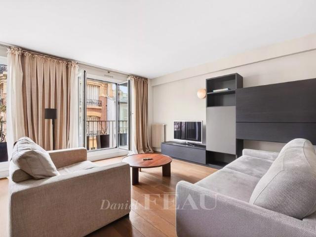 Tout savoir sur cet appartement dans le quartier Ecole Militaire, à Paris 7ème