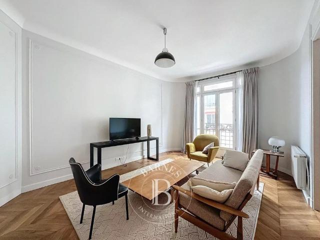 Tout savoir sur cet appartement dans le quartier Ecole Militaire, à Paris 7ème
