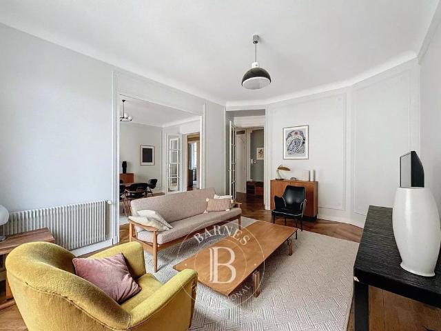 Tout savoir sur cet appartement dans le quartier Ecole Militaire, à Paris 7ème