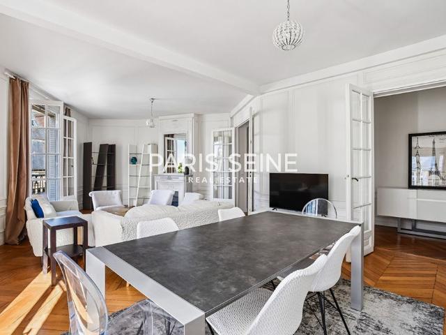Tout savoir sur cet appartement dans le quartier Ecole Militaire, à Paris 7ème