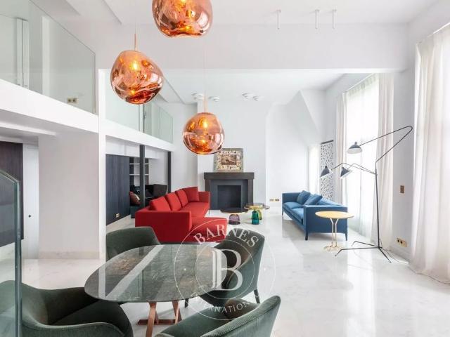 Tout savoir sur cet appartement dans le quartier Ecole Militaire, à Paris 7ème
