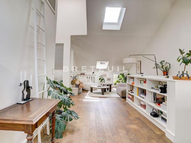 Tout savoir sur cet appartement dans le quartier Elysées Madeleine, à Paris 8ème