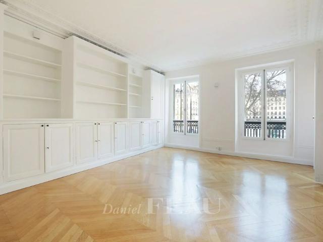 Tout savoir sur cet appartement dans le quartier Elysées Madeleine, à Paris 8ème