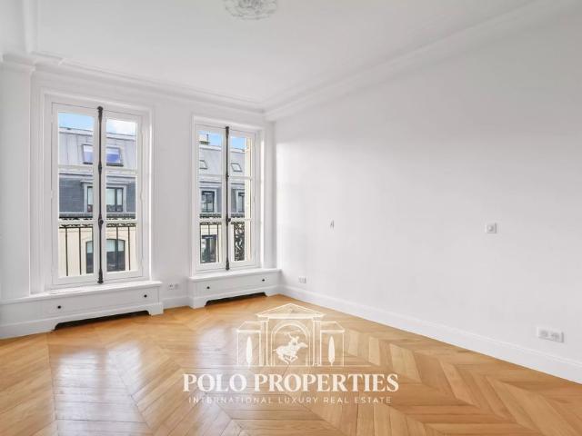 Tout savoir sur cet appartement dans le quartier Elysées Madeleine, à Paris 8ème