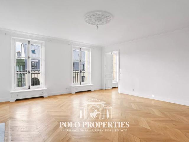 Tout savoir sur cet appartement dans le quartier Elysées Madeleine, à Paris 8ème