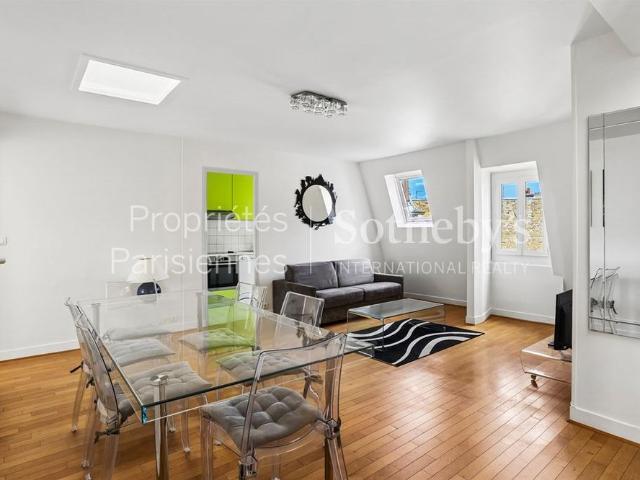 Tout savoir sur cet appartement dans le quartier Europe, à Paris 8ème