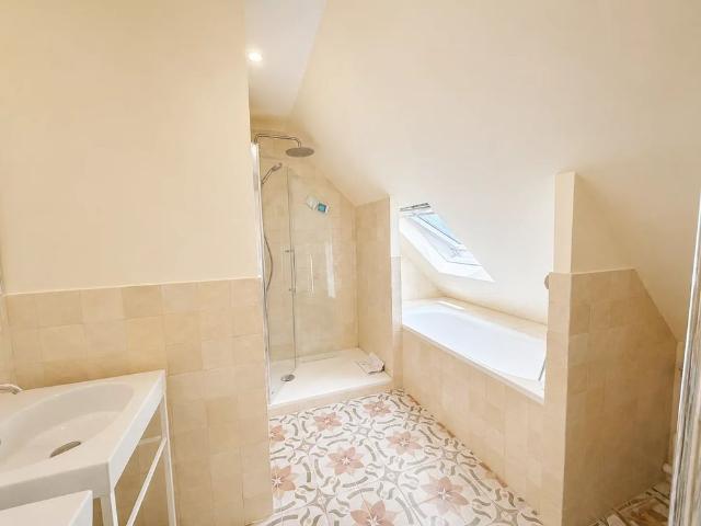 Tout savoir sur cet appartement dans le quartier Europe, à Paris 8ème