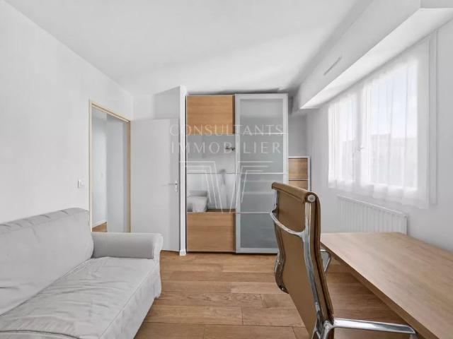 Tout savoir sur cet appartement dans le quartier Faubourg de l'Arche, à Courbevoie