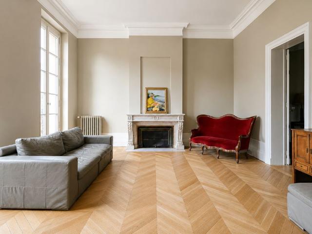 Tout savoir sur cet appartement dans le quartier Hôtel de Ville Quinconce Saint Seurin Fondaudège, à Bordeaux