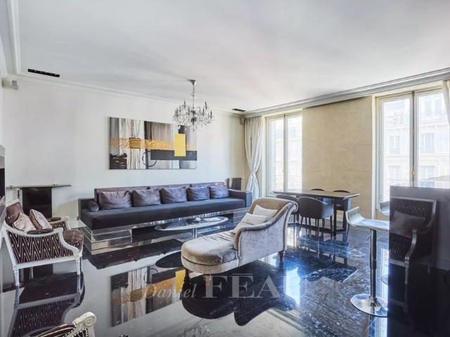 Tout savoir sur cet appartement dans le quartier Hoche Friedland, à Paris 8ème