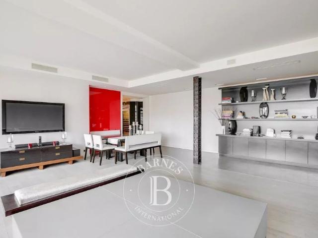 Tout savoir sur cet appartement dans le quartier Hoche Friedland, à Paris 8ème