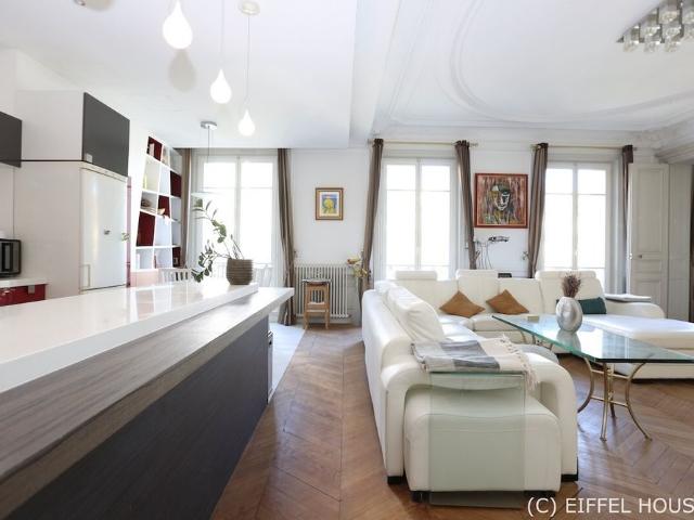 Tout savoir sur cet appartement dans le quartier Hoche Friedland, à Paris 8ème