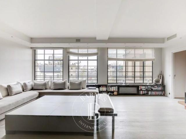 Tout savoir sur cet appartement dans le quartier Hoche Friedland, à Paris 8ème