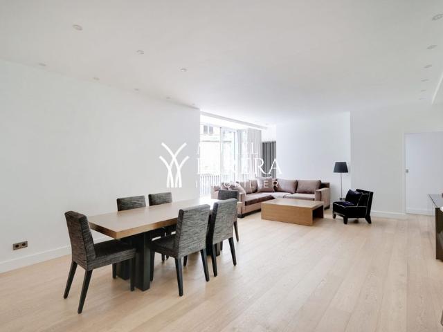 Tout savoir sur cet appartement dans le quartier Hoche Friedland, à Paris 8ème