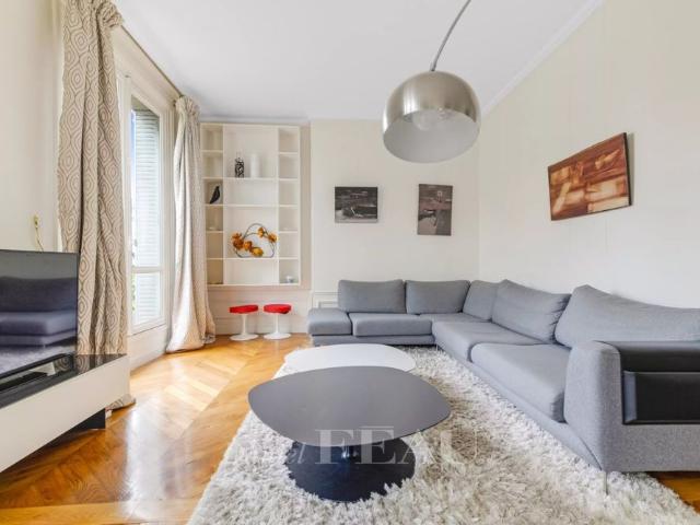 Tout savoir sur cet appartement dans le quartier Hoche Friedland, à Paris 8ème