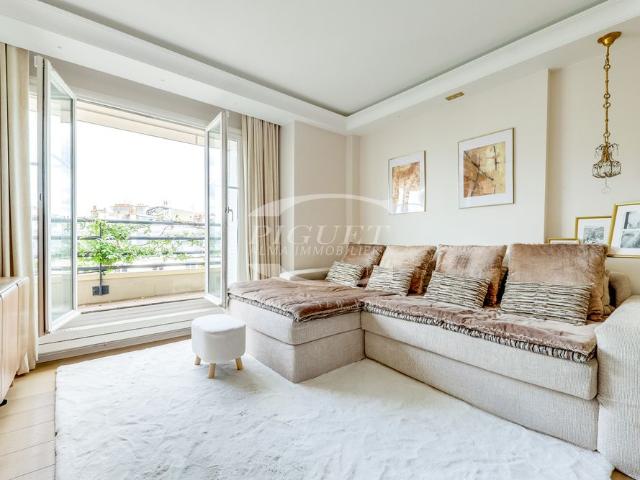 Tout savoir sur cet appartement dans le quartier Hoche Friedland, à Paris 8ème