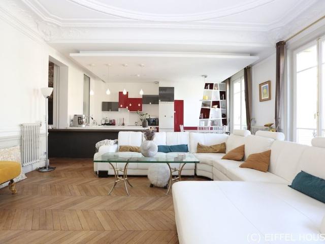 Tout savoir sur cet appartement dans le quartier Hoche Friedland, à Paris 8ème