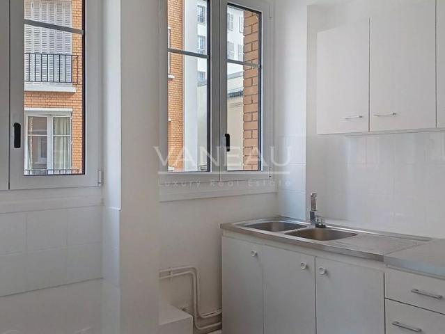 Tout savoir sur cet appartement dans le quartier Invalides, à Paris 7ème