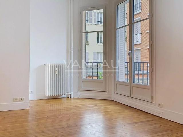 Tout savoir sur cet appartement dans le quartier Invalides, à Paris 7ème