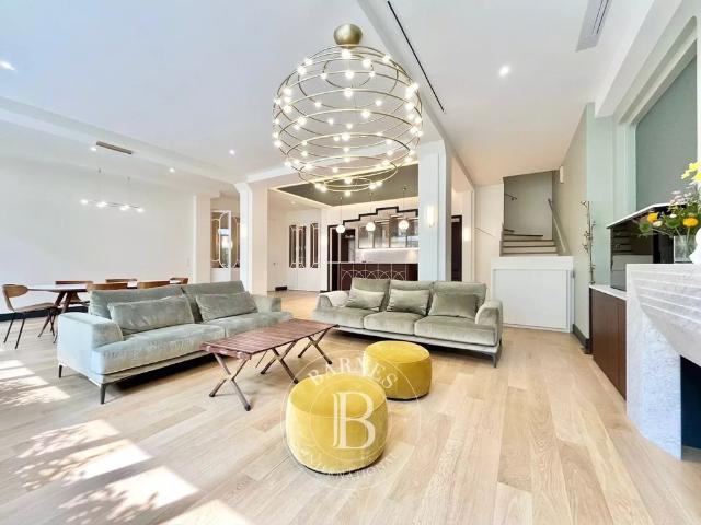 Tout savoir sur cet appartement dans le quartier Invalides, à Paris 7ème
