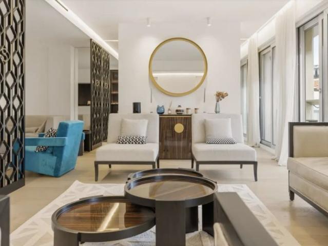 Tout savoir sur cet appartement dans le quartier Invalides, à Paris 7ème